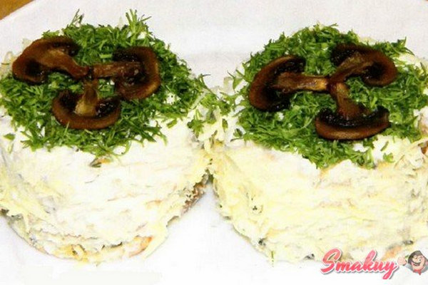 Закусочные пирожные с грибами и сырным кремом
