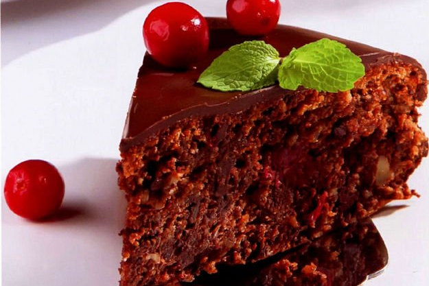 Ореховый торт с клюквой и шоколадом